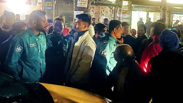 রংপুরে পিস্তলসহ ৪ তরুণ-তরুণী আটক